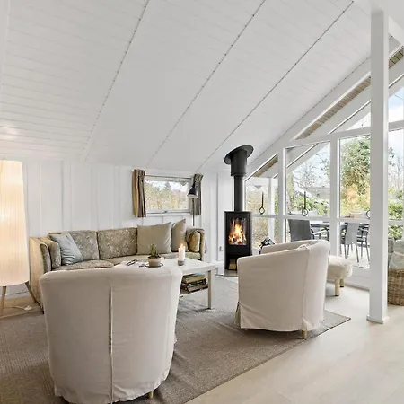 Stunning In Dronningmolle