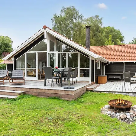 Stunning In Holiday home Dronningmolle